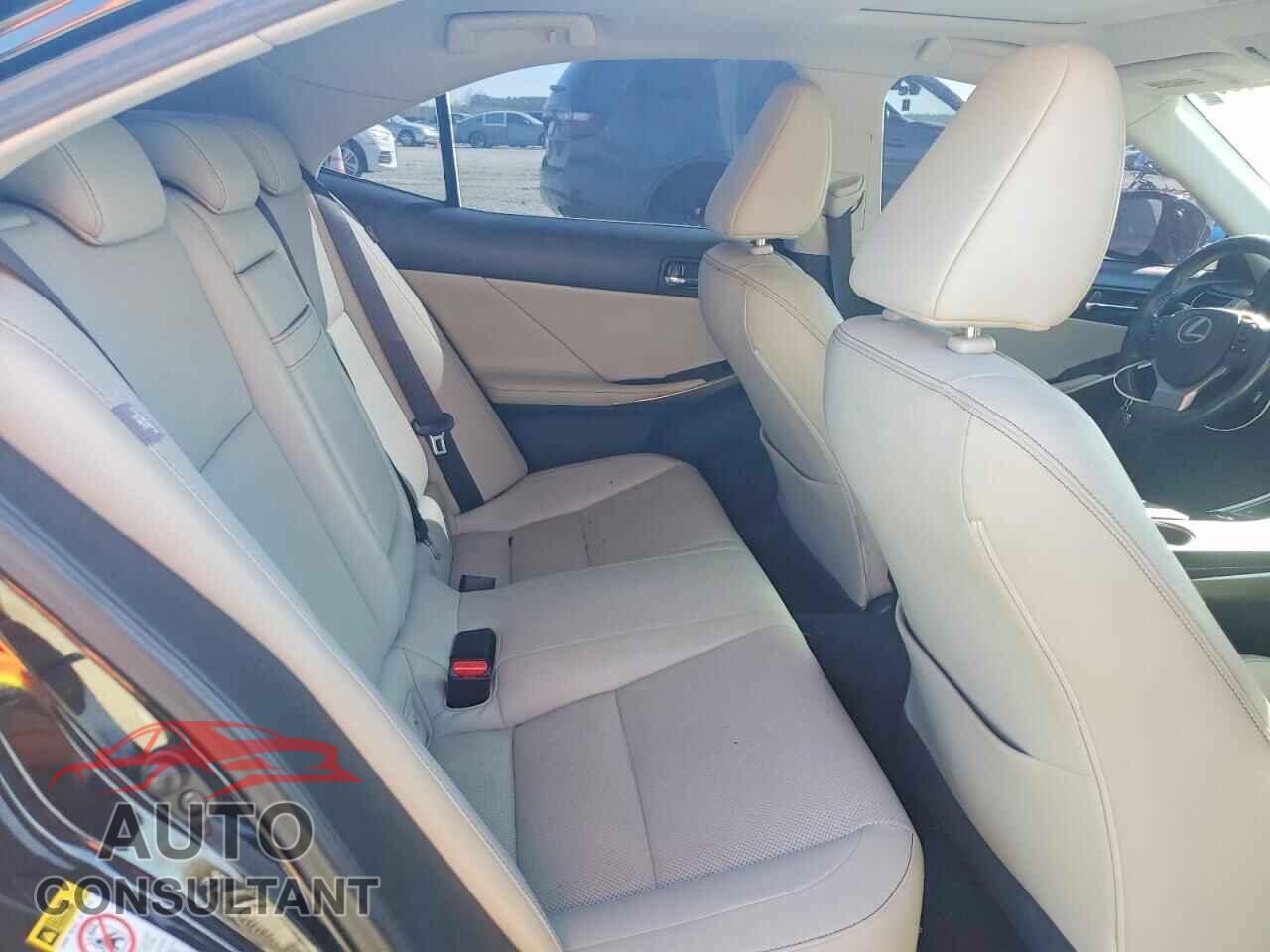 LEXUS IS 2014 - JTHBE1D28E5005614