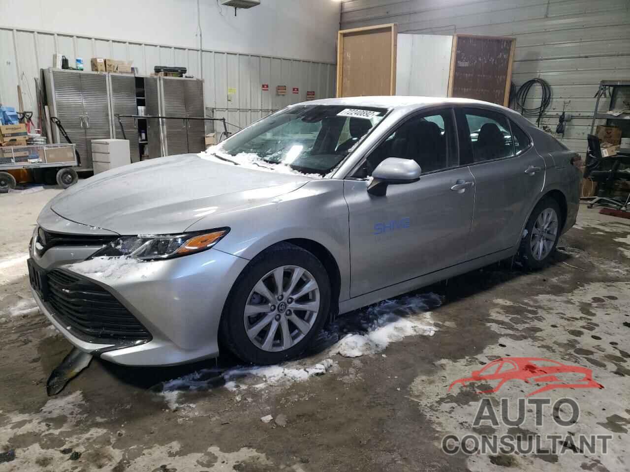 TOYOTA CAMRY 2018 - 4T1B11HK3JU584174