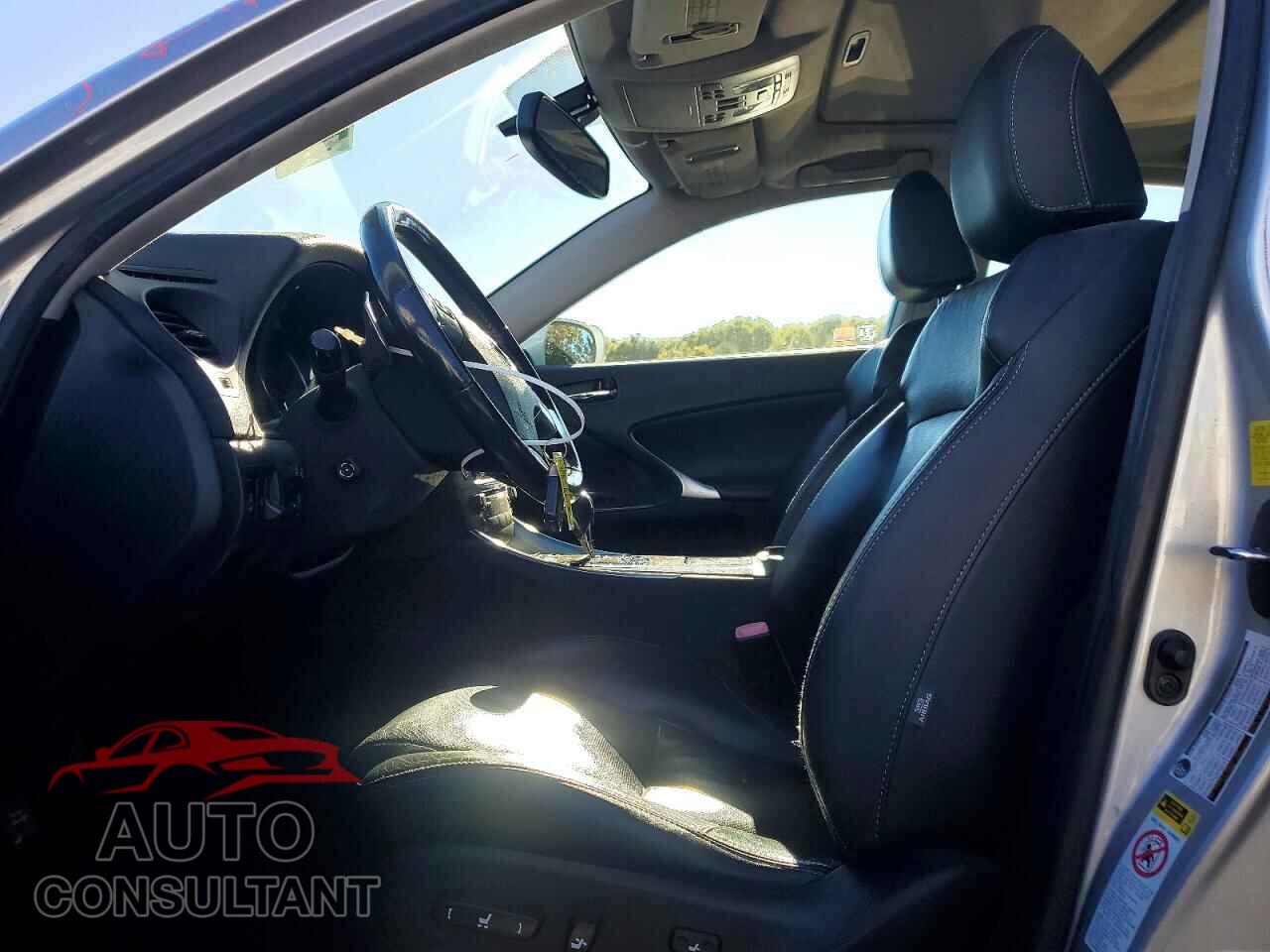 LEXUS IS 2011 - JTHCE5C23B5000586