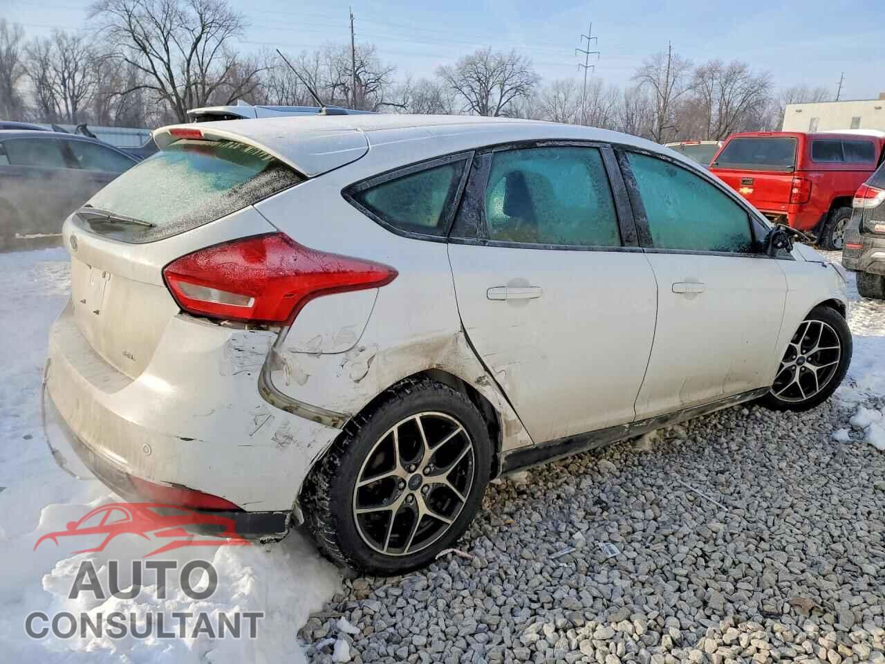 FORD FOCUS 2018 - 1FADP3M20JL210162