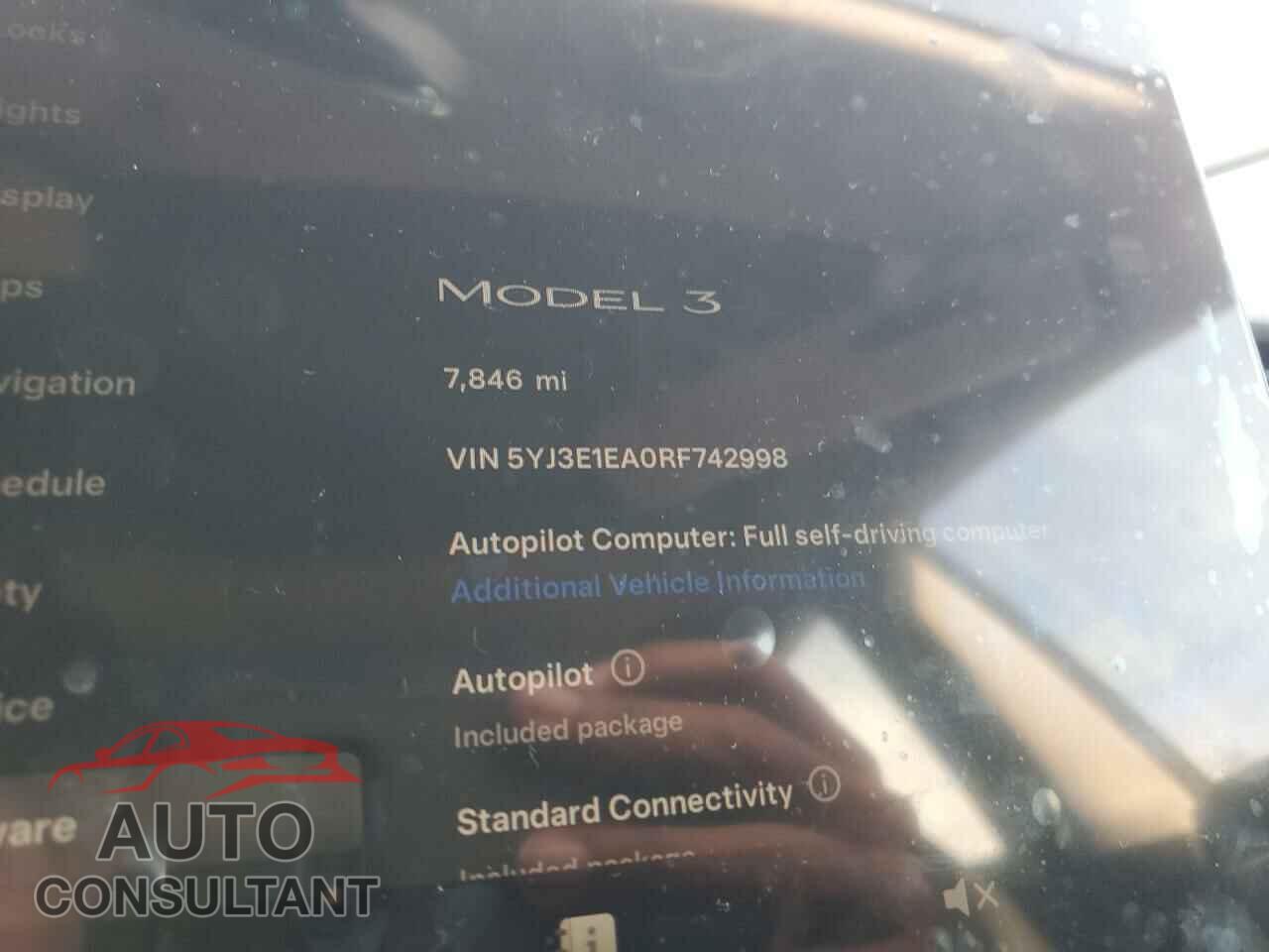 TESLA MODEL 3 2024 - 5YJ3E1EA0RF742998