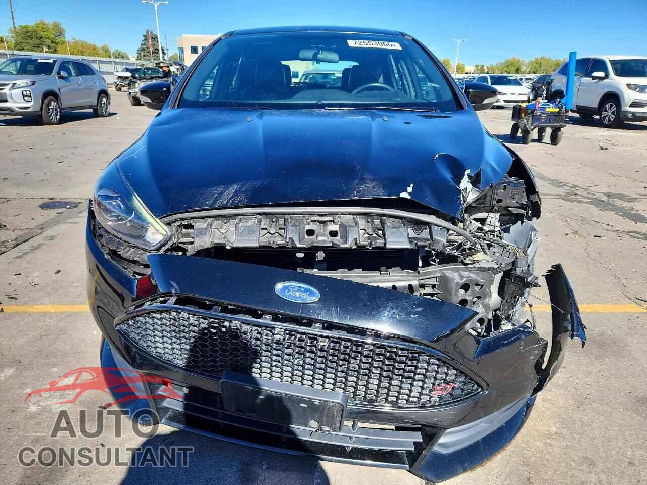 FORD FOCUS 2017 - 1FADP3L96HL284503