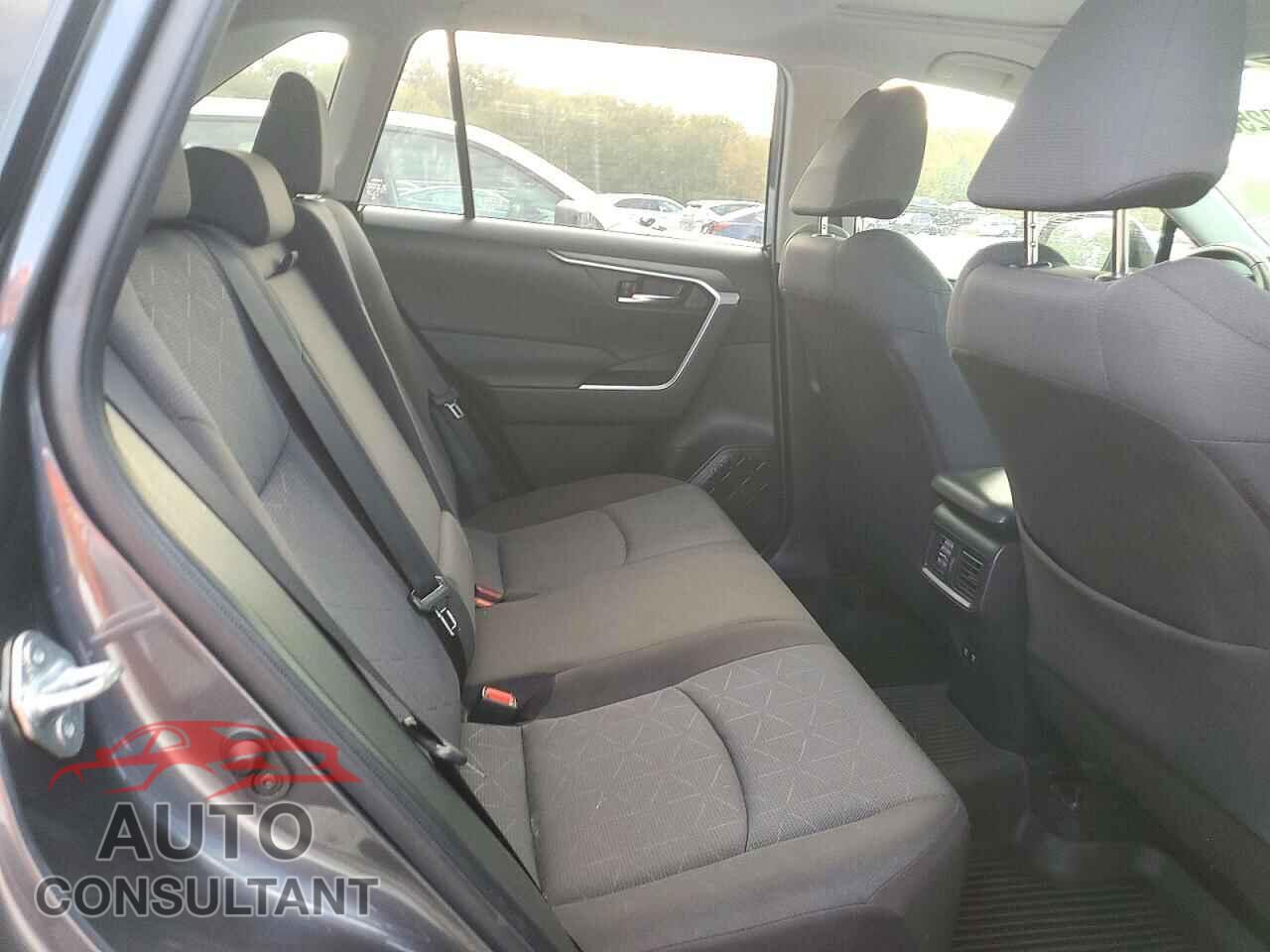 TOYOTA RAV4 2021 - JTMP1RFV9MD076026