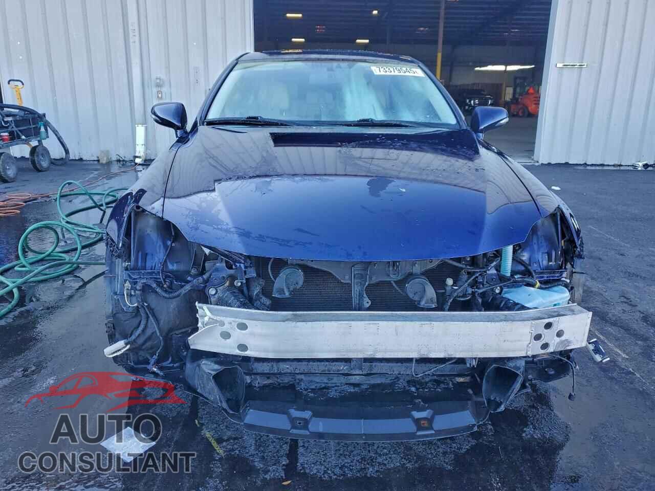 LEXUS IS 2012 - JTHCF5C27C5055735