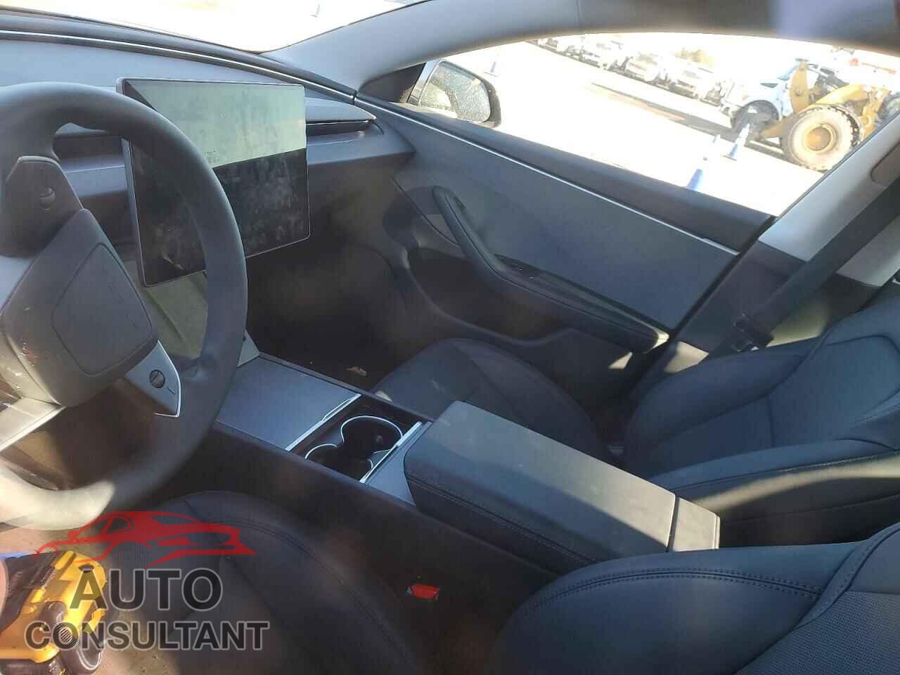 TESLA MODEL 3 2025 - 5YJ3E1EA2SF036279