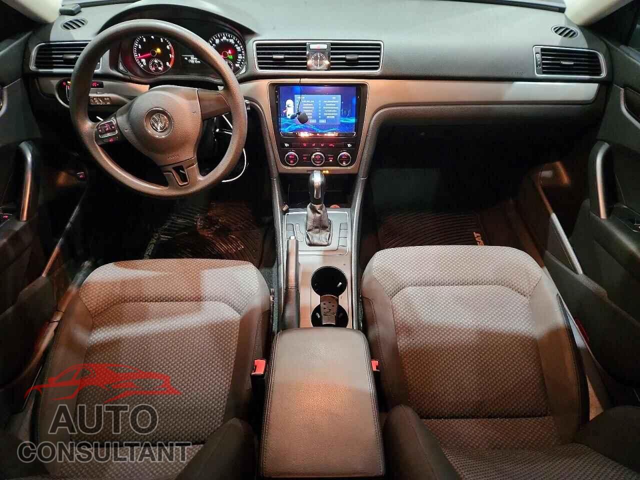 VOLKSWAGEN PASSAT 2012 - 1VWAP7A33CC094604