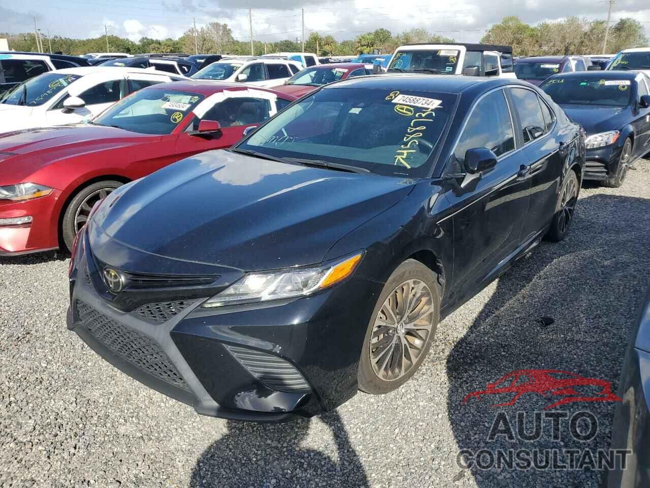 TOYOTA CAMRY 2018 - 4T1B11HK0JU127676