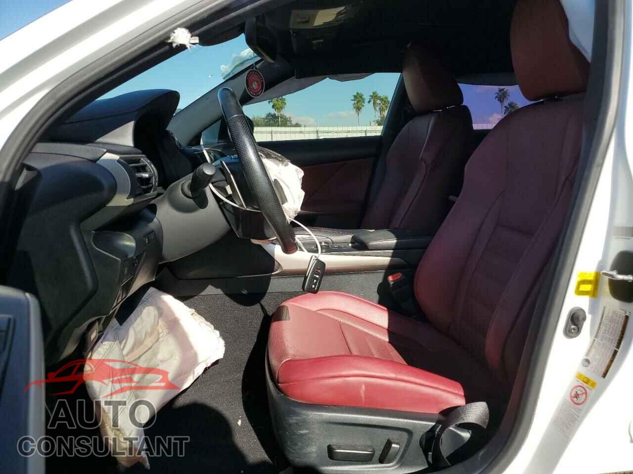 LEXUS IS 2019 - JTHBA1D20K5084784