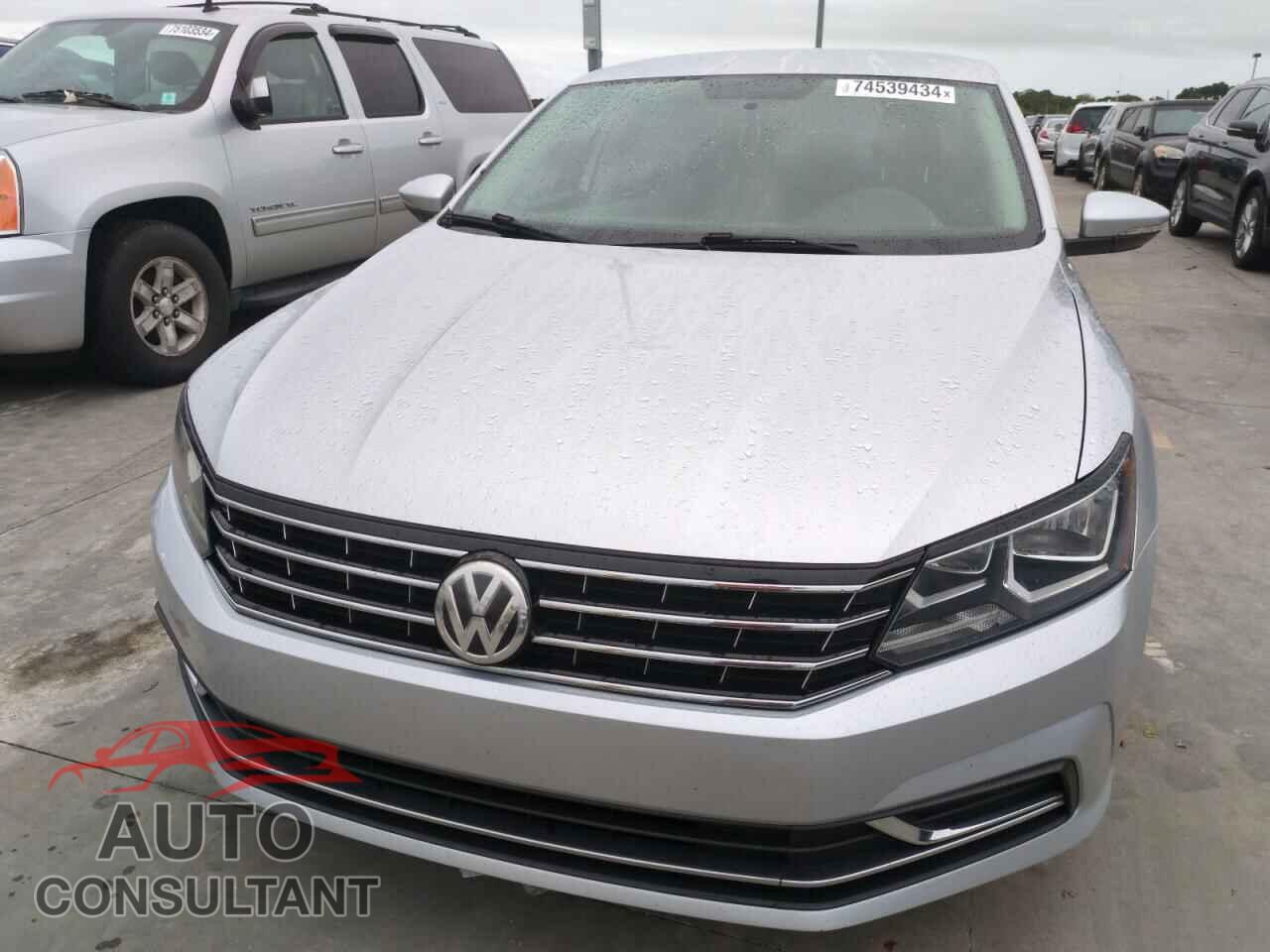 VOLKSWAGEN PASSAT 2017 - 1VWAT7A32HC045767