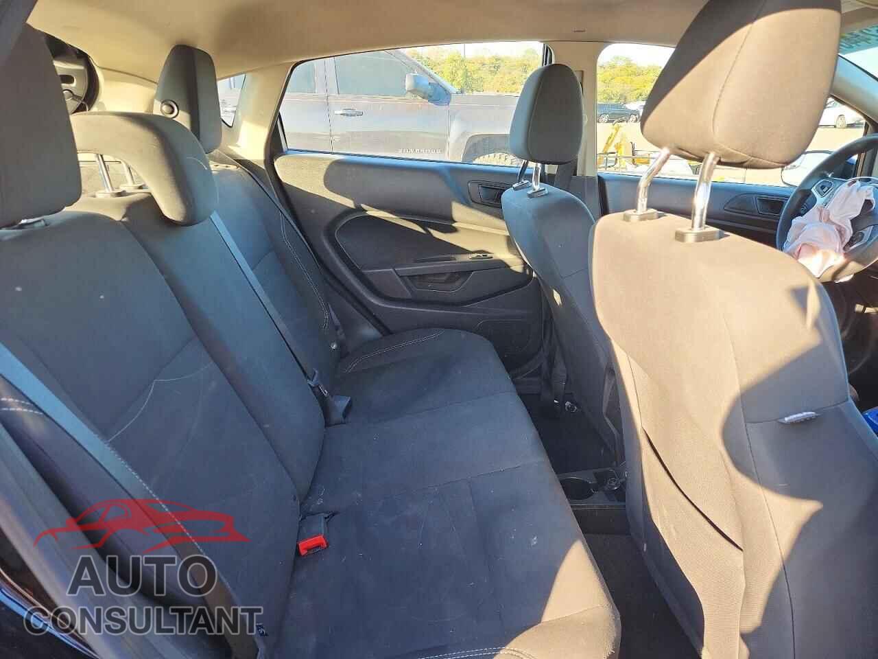 FORD FIESTA 2018 - 3FADP4EJ0JM106085