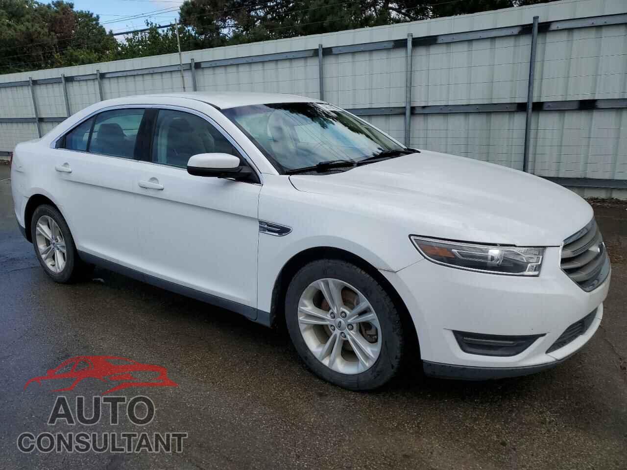 FORD TAURUS 2018 - 1FAHP2E80JG134997
