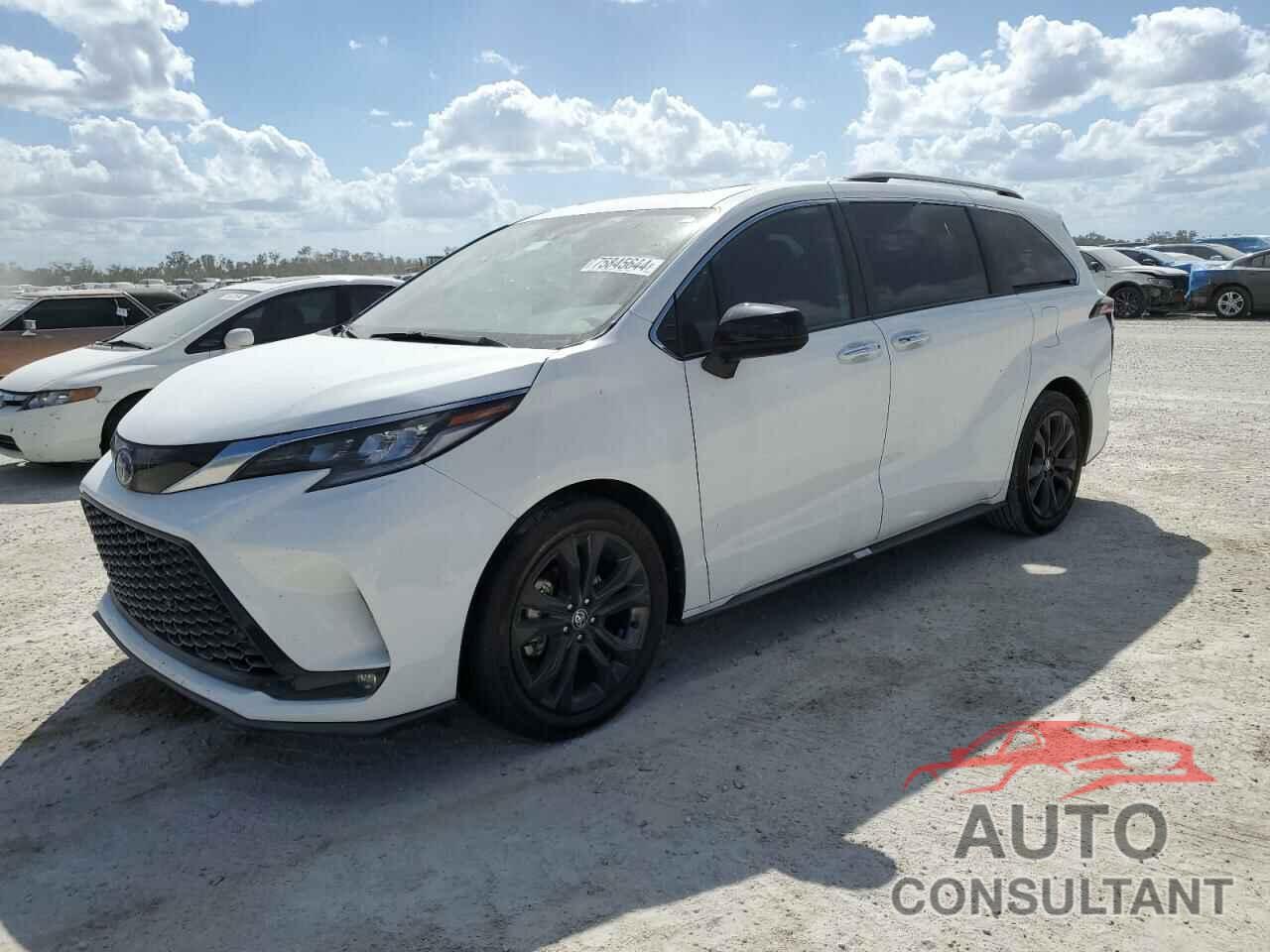 TOYOTA SIENNA 2022 - 5TDXRKECXNS080768