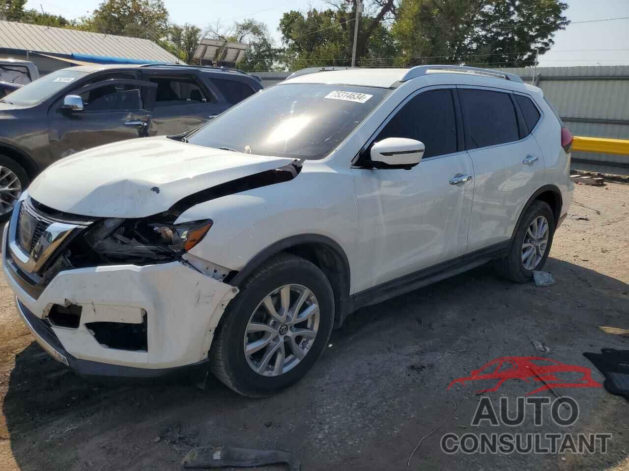 NISSAN ROGUE 2017 - KNMAT2MV1HP604995