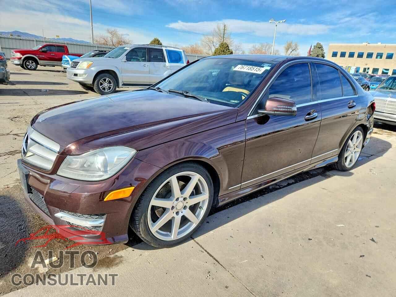 MERCEDES-BENZ C-CLASS 2012 - WDDGF8BB0CF858201