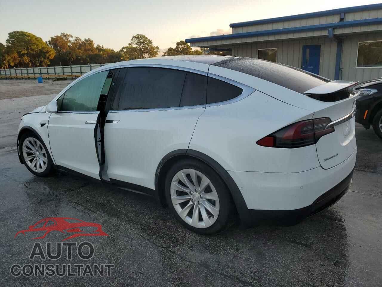 TESLA MODEL X 2017 - 5YJXCDE24HF035810
