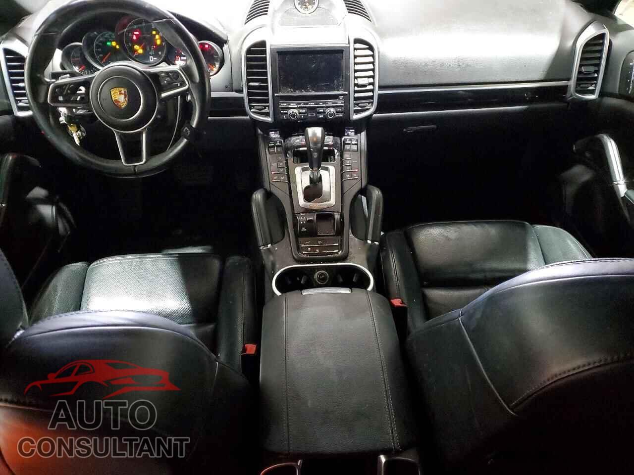 PORSCHE CAYENNE 2016 - WP1AA2A27GLA03644