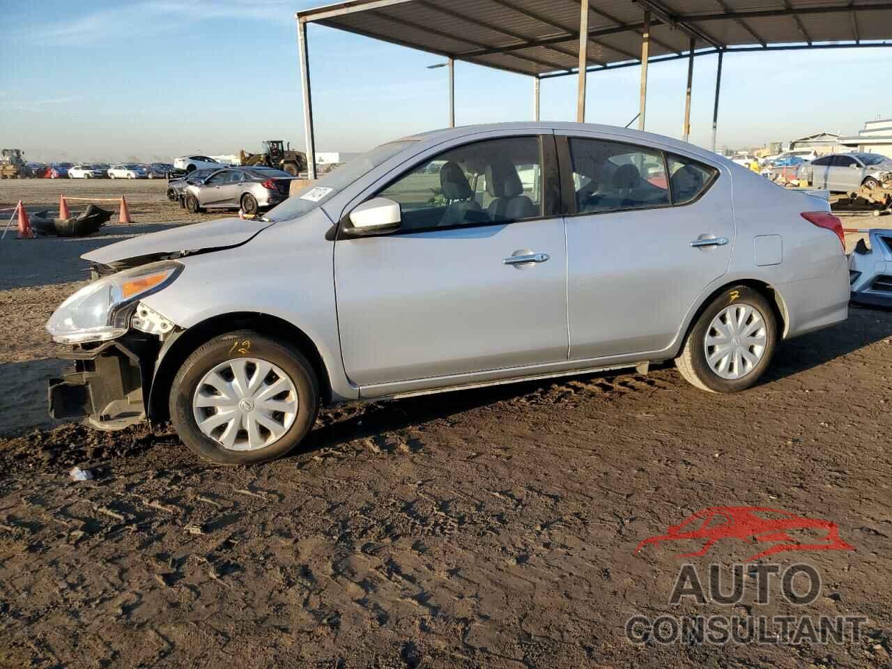 NISSAN VERSA 2018 - 3N1CN7AP7JK401917