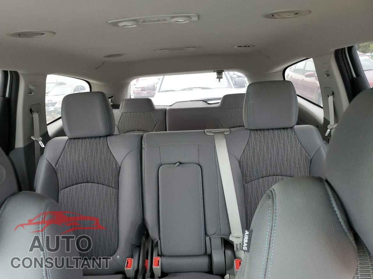 CHEVROLET TRAVERSE 2017 - 1GNKRFKD2HJ197364