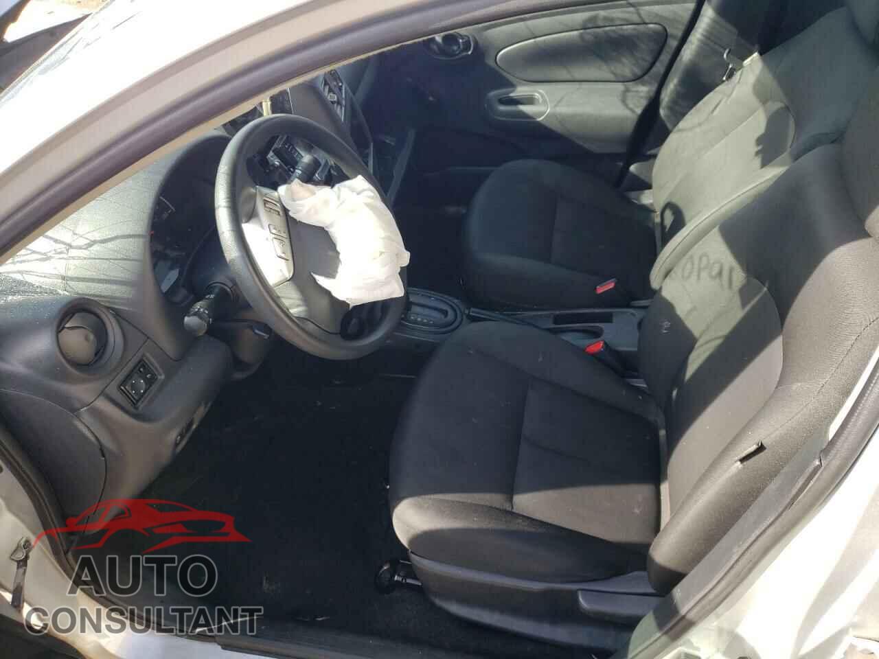 NISSAN VERSA 2019 - 3N1CN7AP3KL826272