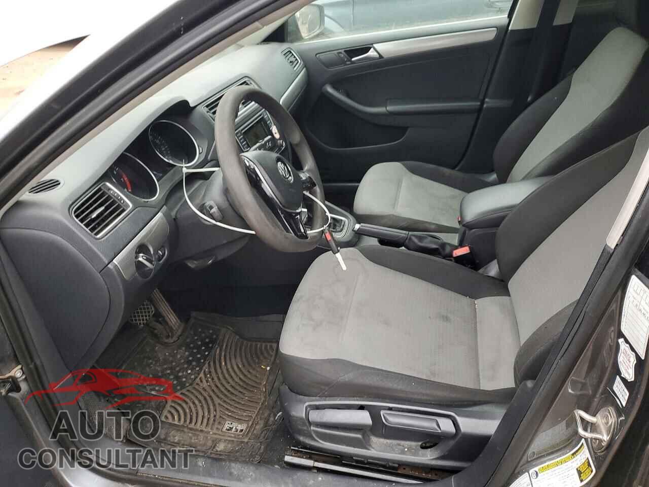 VOLKSWAGEN JETTA 2017 - 3VW2B7AJXHM367500