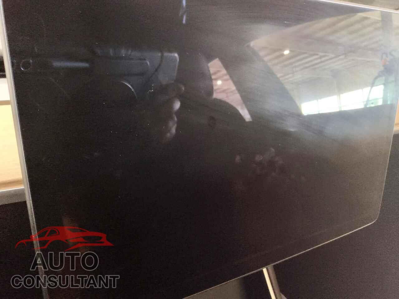 TESLA MODEL 3 2018 - 5YJ3E1EA2JF045675