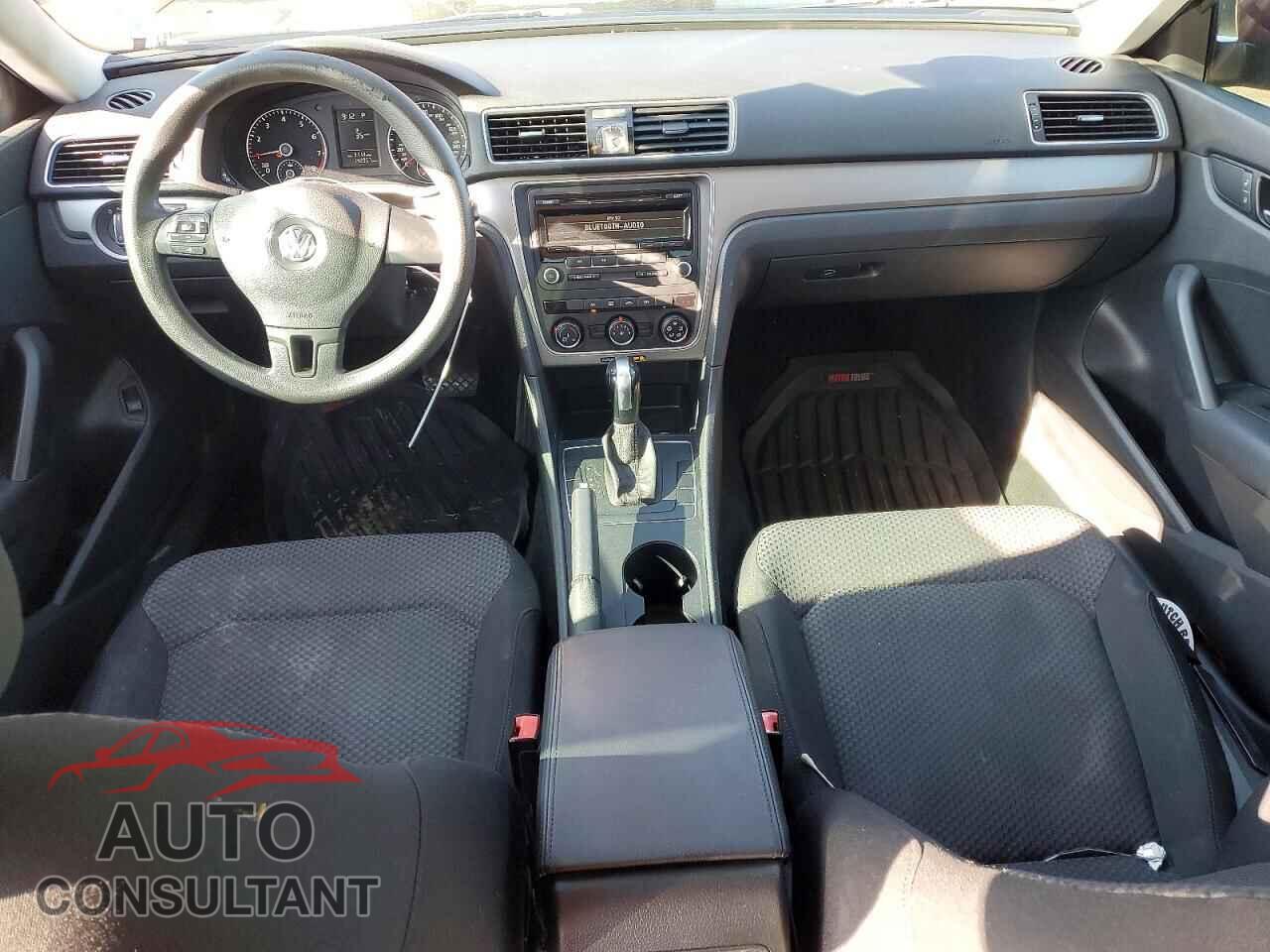 VOLKSWAGEN PASSAT 2015 - 1VWAS7A34FC077409