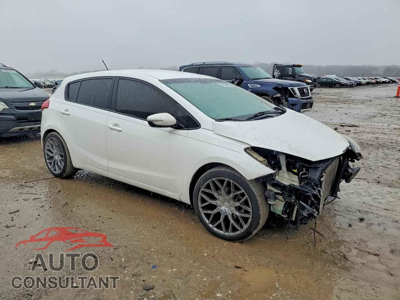 KIA FORTE5 2016 - KNAFK5A89G5583622