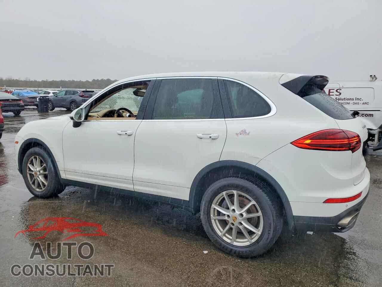 PORSCHE CAYENNE 2016 - WP1AA2A27GKA12334