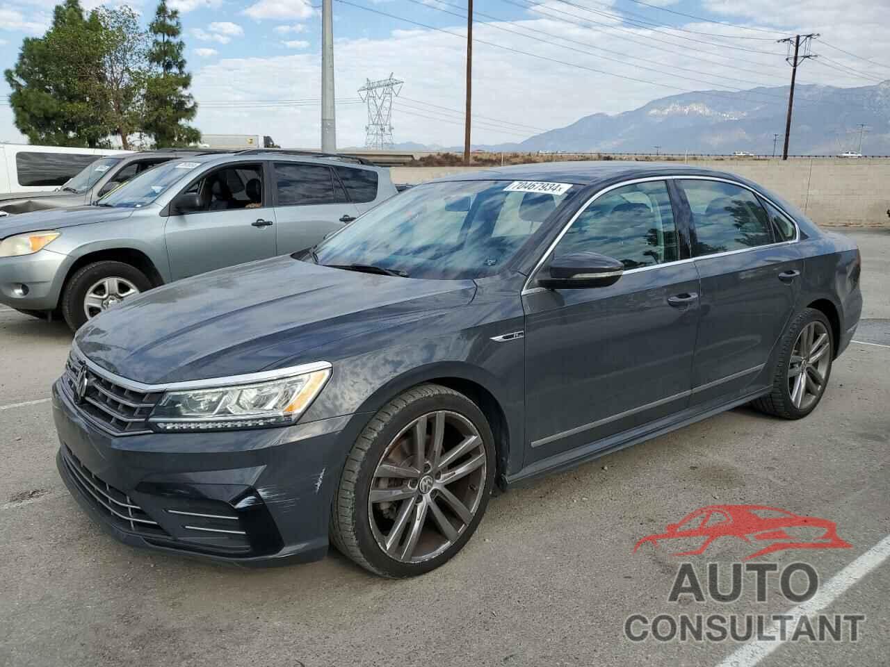 VOLKSWAGEN PASSAT 2017 - 1VWDT7A31HC068583