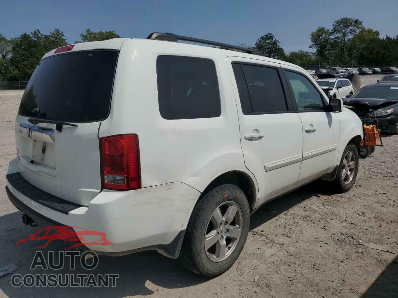 HONDA PILOT 2011 - 5FNYF3H44BB049345