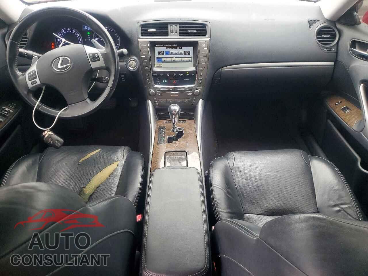 LEXUS IS 2011 - JTHBF5C23B5136192