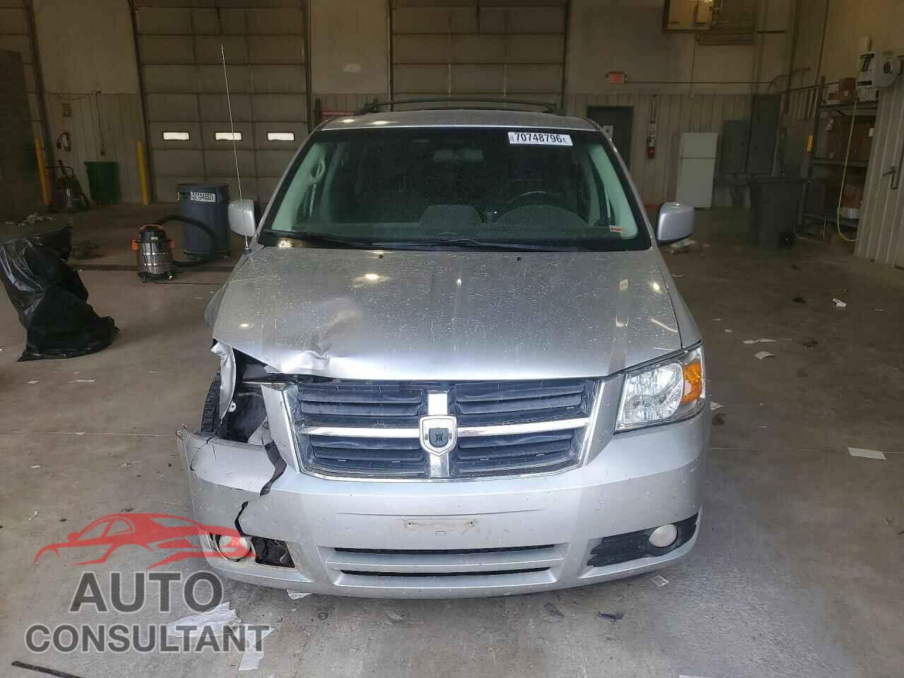DODGE CARAVAN 2010 - 2D4RN5D17AR215930