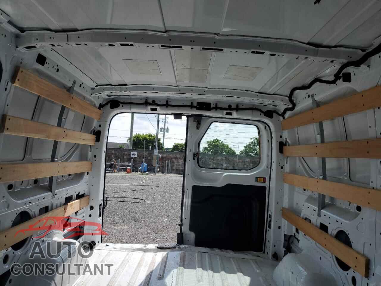 FORD TRANSIT 2024 - 1FTBR1Y89RKA62500