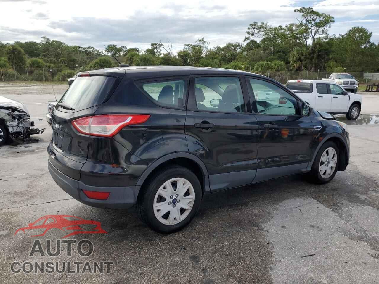 FORD ESCAPE 2016 - 1FMCU0F73GUB12005