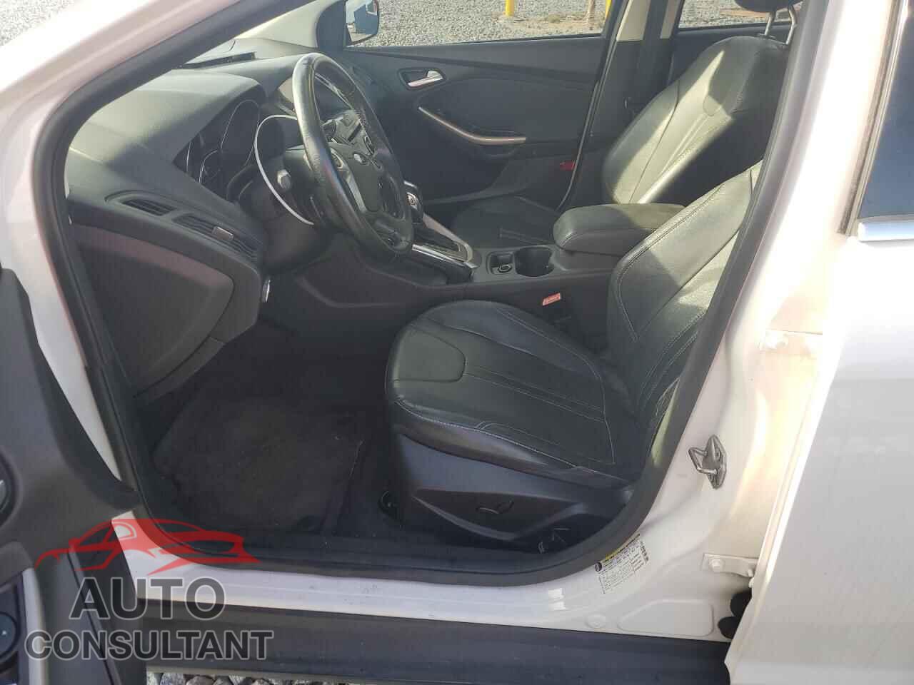 FORD FOCUS 2012 - 1FAHP3M27CL360516