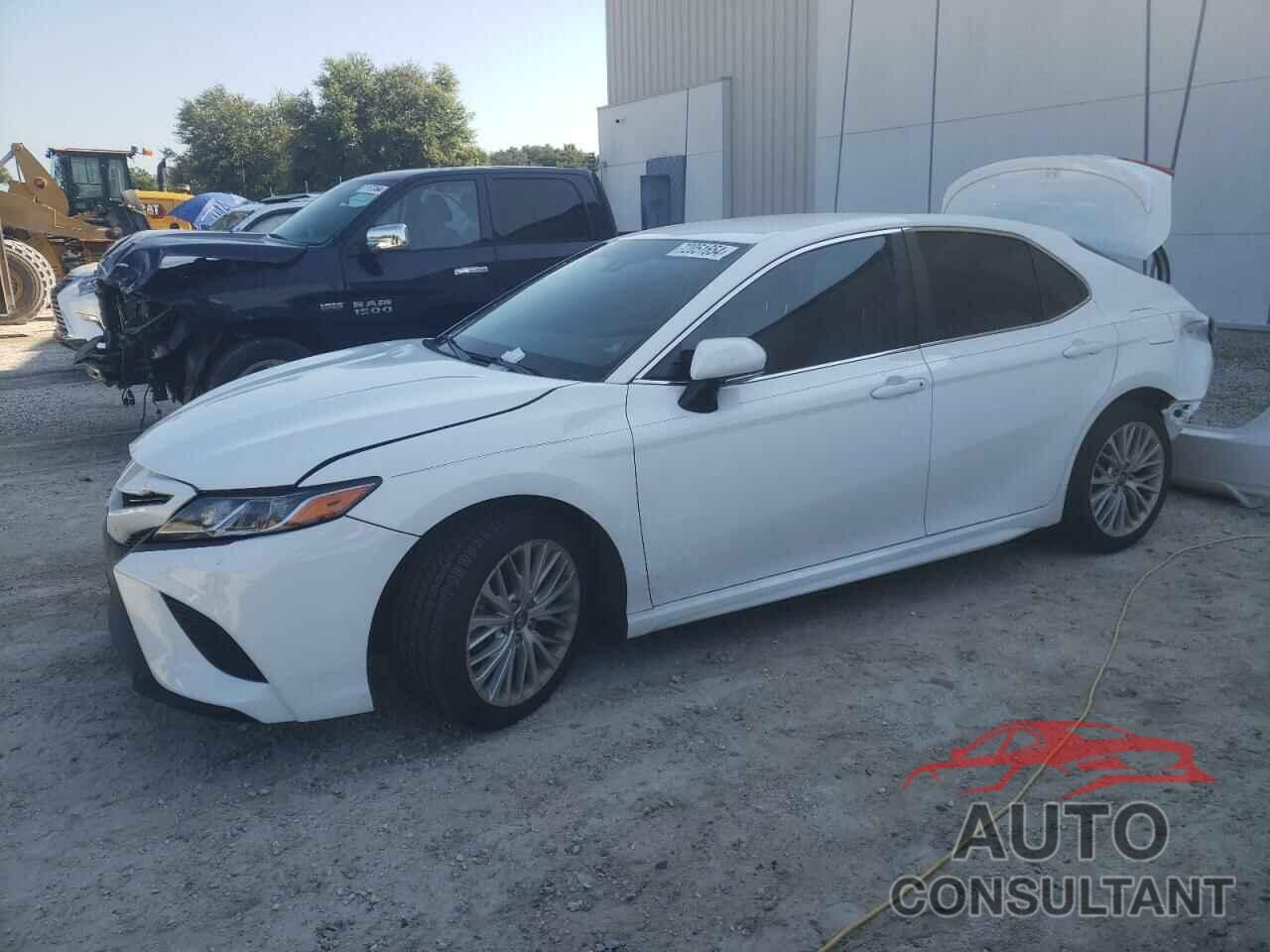 TOYOTA CAMRY 2018 - 4T1B11HK6JU671597