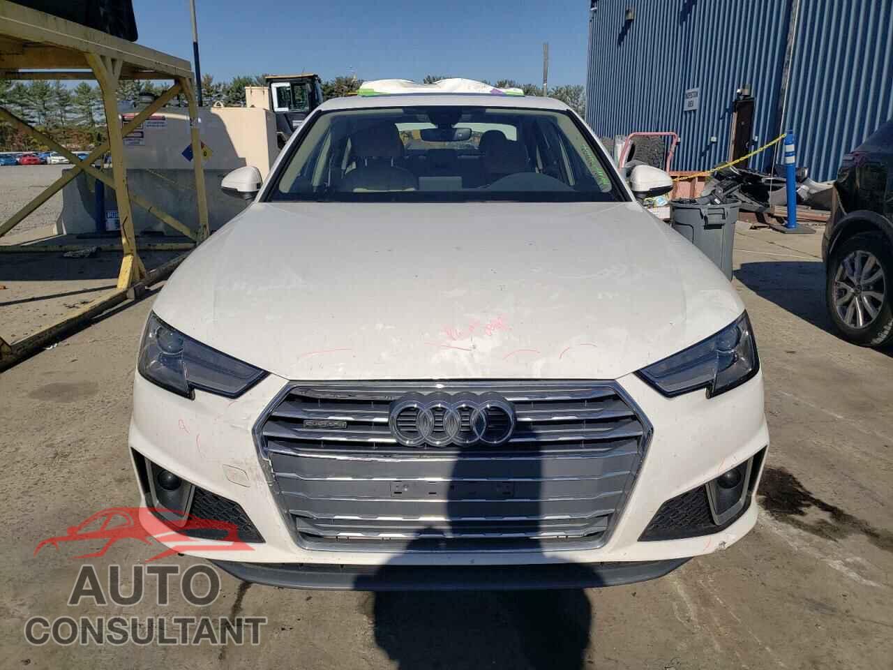 AUDI A4 2019 - WAUDNAF45KN019164
