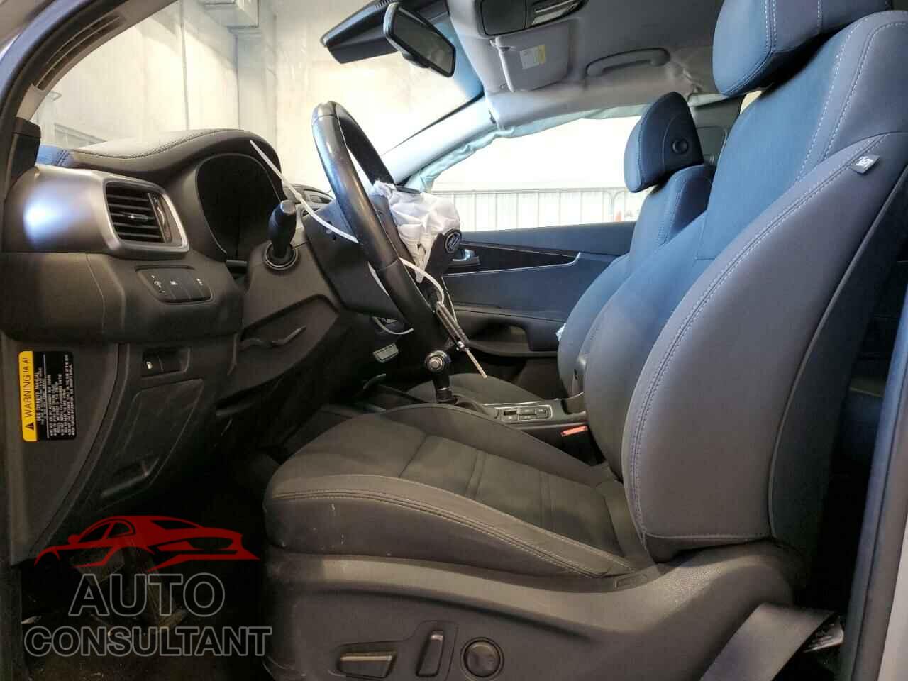 KIA SORENTO 2017 - 5XYPGDA30HG244795