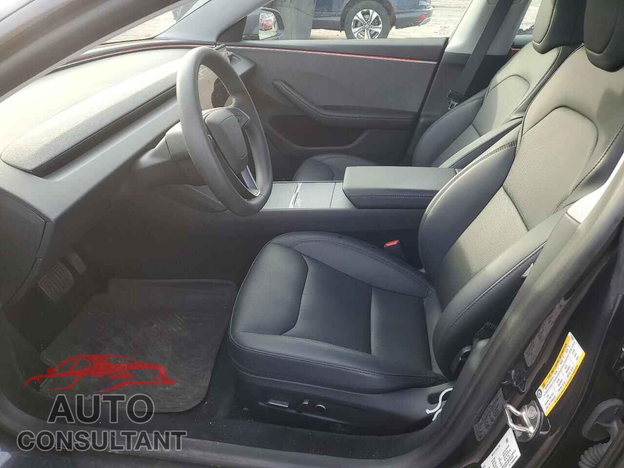 TESLA MODEL 3 2024 - 5YJ3E1EA9RF772680