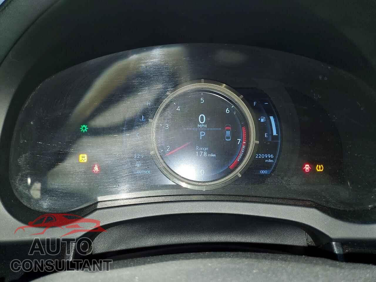 LEXUS IS 2015 - JTHCE1D22F5008451