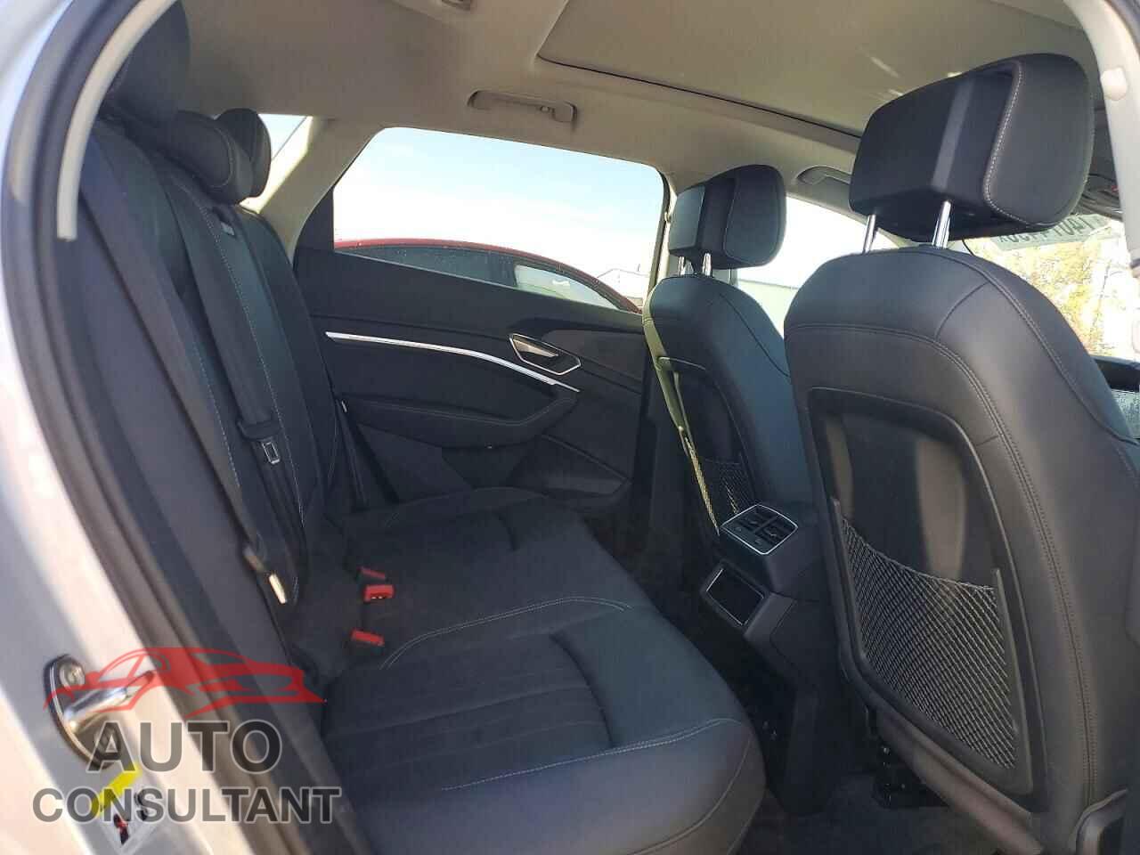 AUDI E-TRON 2021 - WA1AAAGE2MB013748