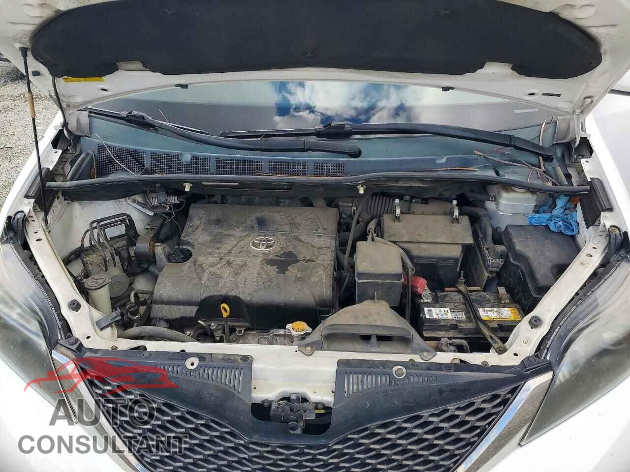 TOYOTA SIENNA 2011 - 5TDXK3DC0BS040514