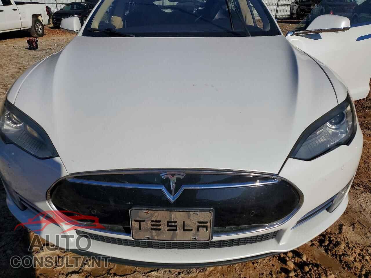 TESLA MODEL S 2013 - 5YJSA1CN9DFP26272