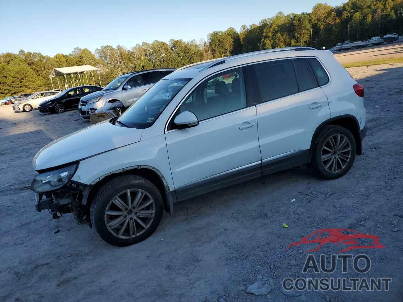 VOLKSWAGEN TIGUAN 2016 - WVGBV7AX5GW526240