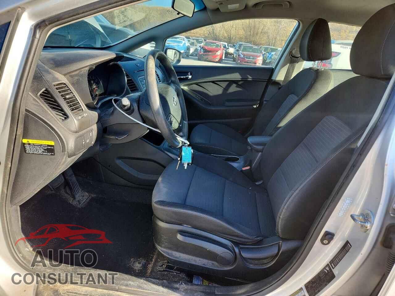 KIA FORTE 2016 - KNAFX4A61G5440352