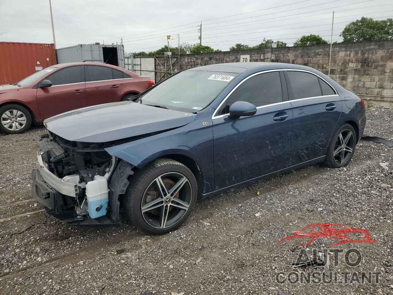 MERCEDES-BENZ A-CLASS 2019 - WDD3G4EB2KW020671