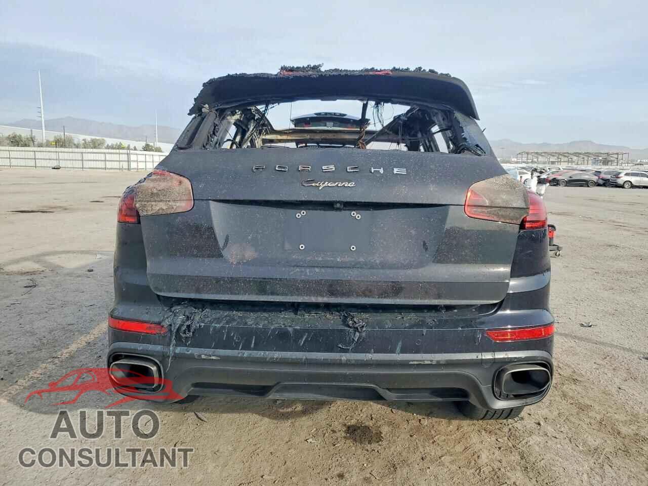 PORSCHE CAYENNE 2016 - WP1AA2A20GKA14748