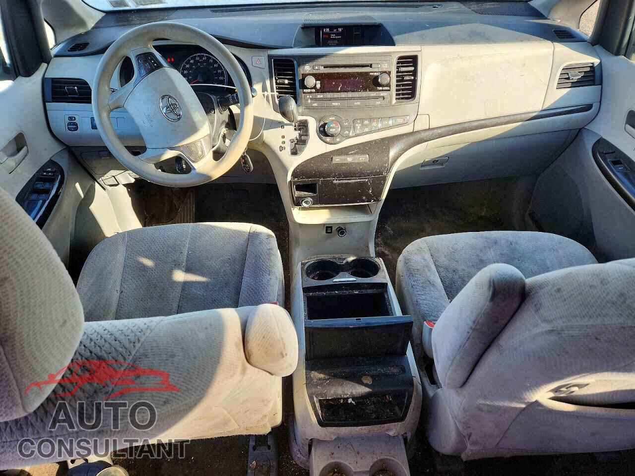 TOYOTA SIENNA 2013 - 5TDKK3DC8DS297904