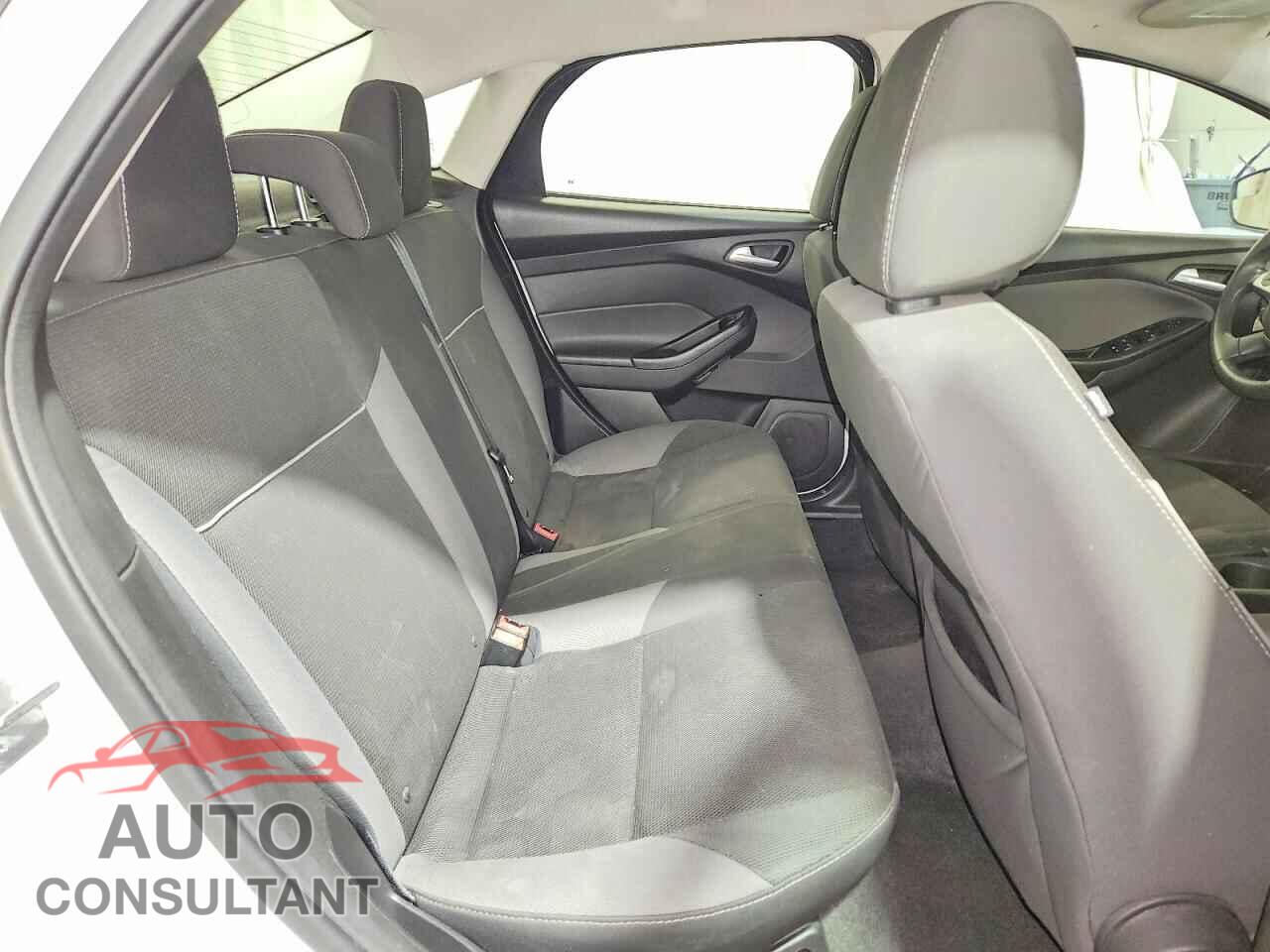 FORD FOCUS 2014 - 1FADP3F22EL105920