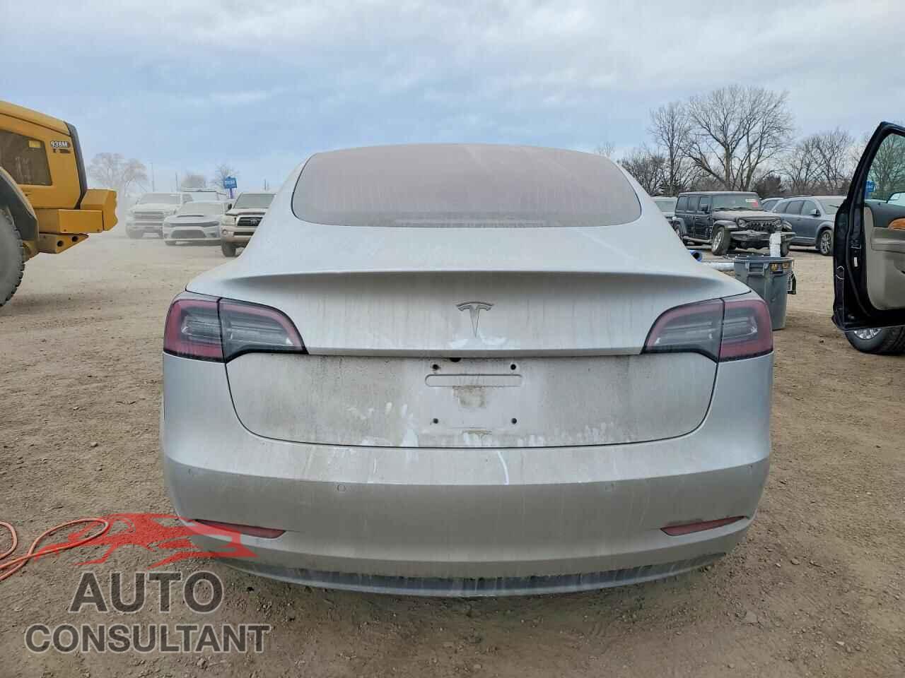 TESLA MODEL 3 2018 - 5YJ3E1EA0JF034822